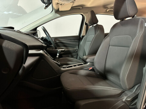 Ford Kuga ZETEC TDCI 16