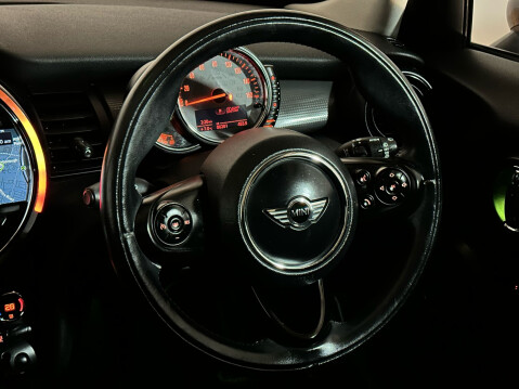 Mini Hatch COOPER 13