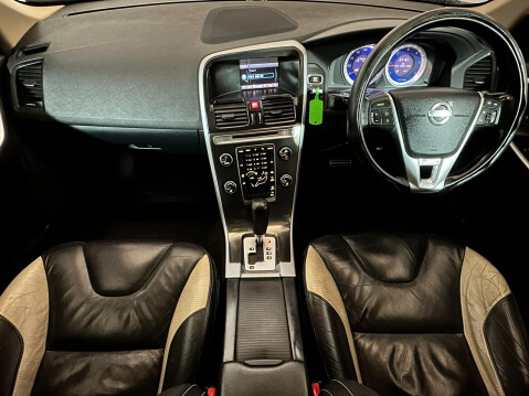 Volvo XC60 D5 R-DESIGN AWD 10