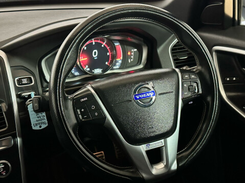 Volvo XC60 D4 R-DESIGN LUX 12