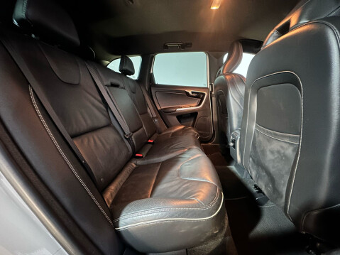 Volvo XC60 D4 R-DESIGN LUX 17