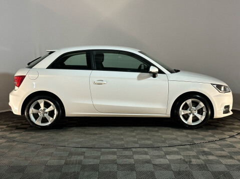 Audi A1 TDI SPORT 4