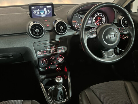 Audi A1 TDI SPORT 12