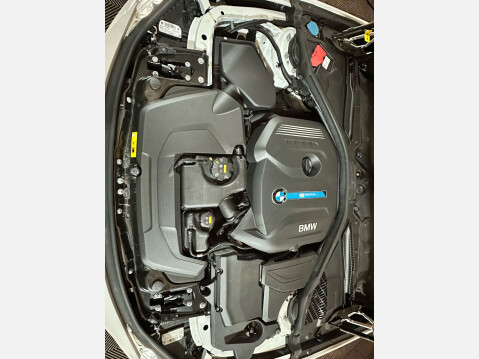 BMW 3 Series 330E M SPORT 10