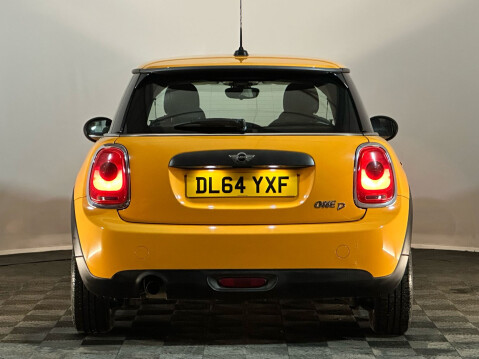 Mini Hatch ONE D 7