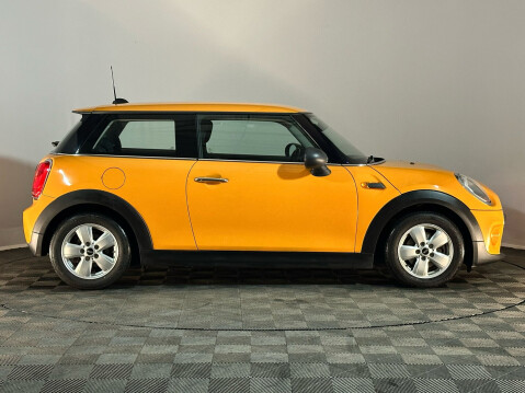Mini Hatch ONE D 4