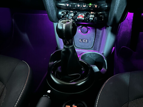 Mini Hatch ONE D 15