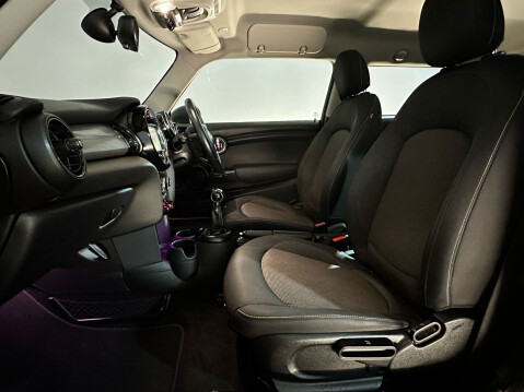 Mini Hatch ONE D 17