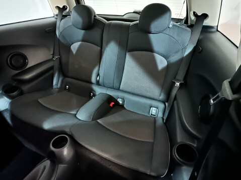 Mini Hatch ONE D 19