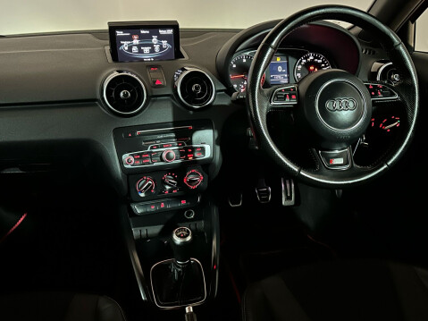 Audi A1 TDI S LINE 12