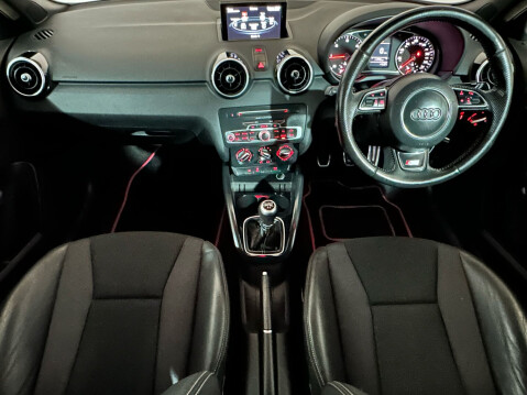 Audi A1 TDI S LINE 11