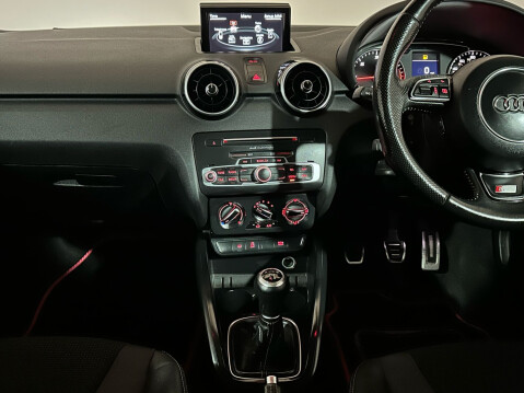 Audi A1 TDI S LINE 14