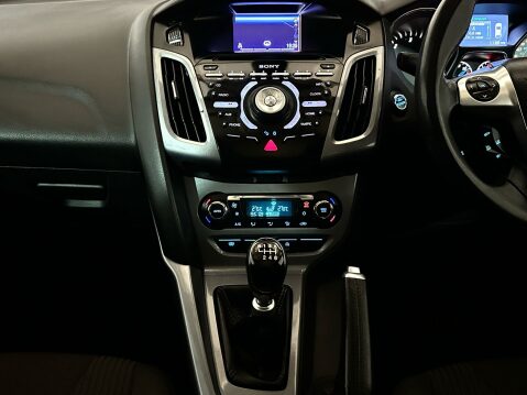 Ford Focus TITANIUM NAVIGATOR TDCI 13