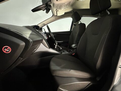 Ford Focus TITANIUM NAVIGATOR TDCI 17