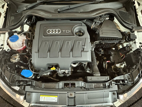 Audi A1 TDI SPORT 10
