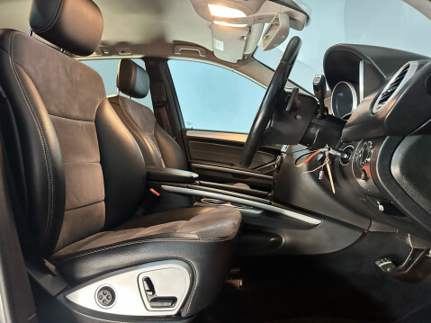 Mercedes-Benz M Class ML300 CDI BLUEEFFICIENCY SPORT 16