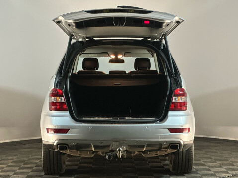 Mercedes-Benz M Class ML300 CDI BLUEEFFICIENCY SPORT 8