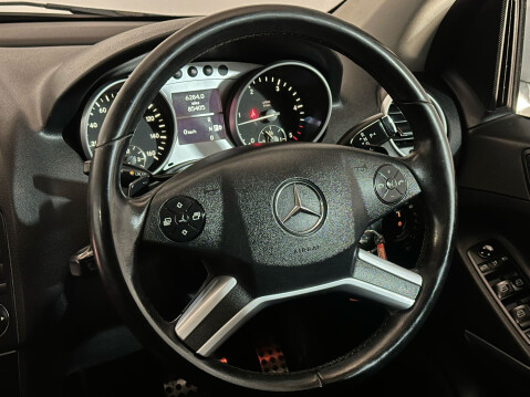 Mercedes-Benz M Class ML300 CDI BLUEEFFICIENCY SPORT 13