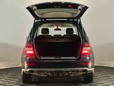 Mercedes-Benz M Class ML300 CDI BLUEEFFICIENCY SPORT 8