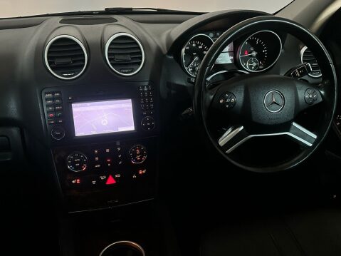 Mercedes-Benz M Class ML300 CDI BLUEEFFICIENCY SE 12