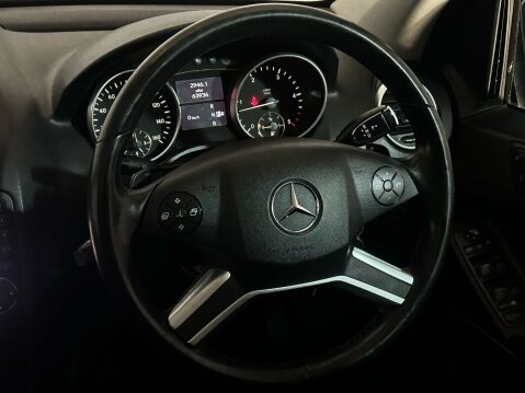 Mercedes-Benz M Class ML300 CDI BLUEEFFICIENCY SE 13