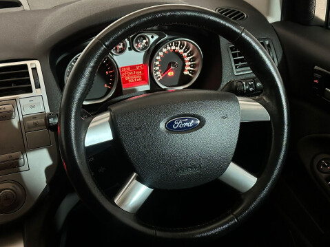 Ford Kuga ZETEC TDCI 2WD 12