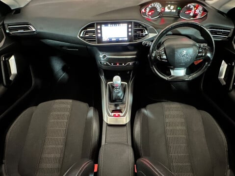 Peugeot 308 BLUE HDI S/S SW ACTIVE 11