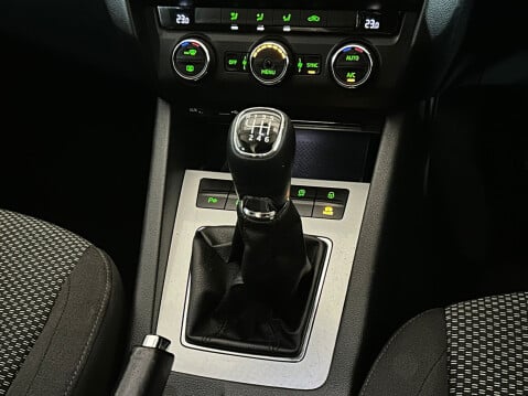 Skoda Octavia SE BUSINESS GREENLINE III TDI 15