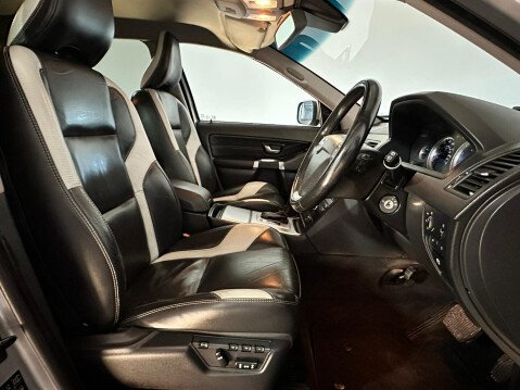 Volvo XC90 D5 R-DESIGN NAV AWD 16