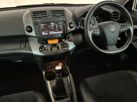 Toyota Rav 4 XT-R D-4D 12