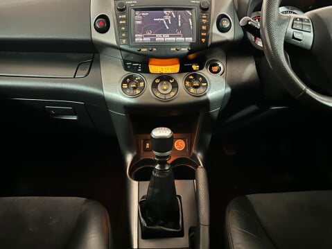 Toyota Rav 4 XT-R D-4D 14