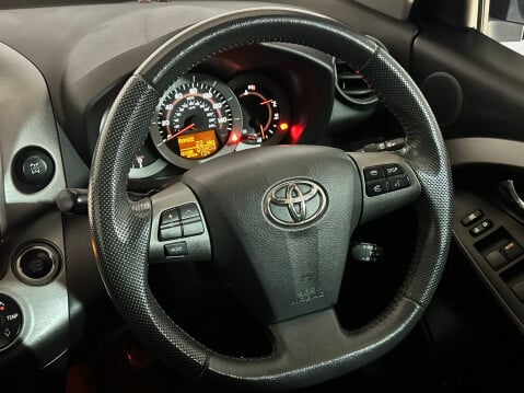 Toyota Rav 4 XT-R D-4D 13