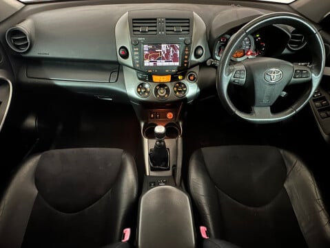 Toyota Rav 4 XT-R D-4D 11