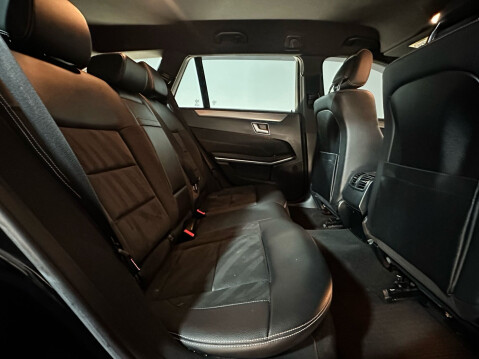 Mercedes-Benz E Class E220 BLUETEC AMG LINE 19
