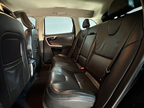 Volvo XC60 D5 R-DESIGN AWD 19