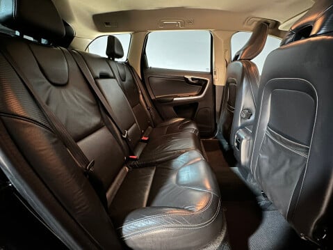 Volvo XC60 D5 R-DESIGN AWD 18