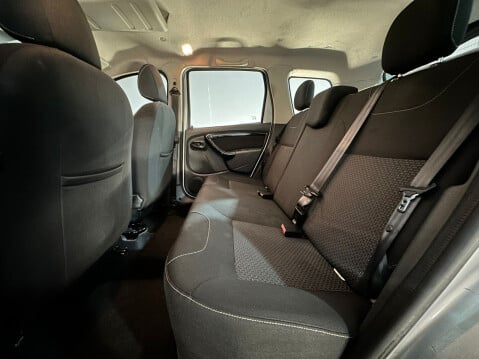 Dacia Duster LAUREATE DCI 4WD 19
