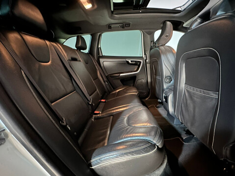 Volvo XC60 D4 R-DESIGN LUX NAV 18