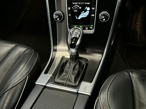 Volvo XC60 D4 R-DESIGN LUX NAV 15