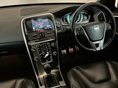 Volvo XC60 D4 R-DESIGN LUX NAV AWD 12