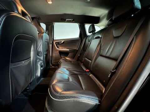 Volvo XC60 D4 R-DESIGN LUX NAV AWD 19