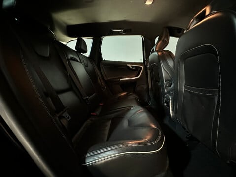 Volvo XC60 D4 R-DESIGN LUX NAV AWD 18