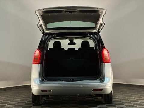 Peugeot 5008 HDI ALLURE 8