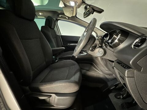 Peugeot 5008 HDI ALLURE 14