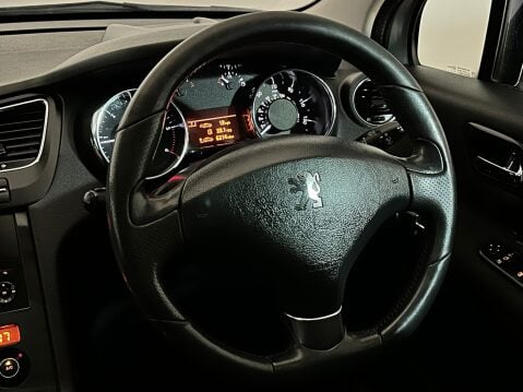 Peugeot 5008 HDI ALLURE 12