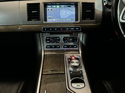Jaguar XF D PREMIUM LUXURY SPORTBRAKE 15