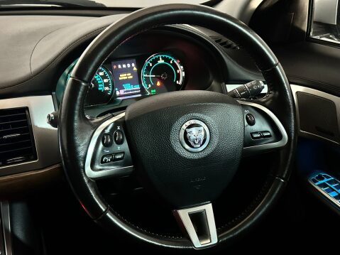 Jaguar XF D PREMIUM LUXURY SPORTBRAKE 13