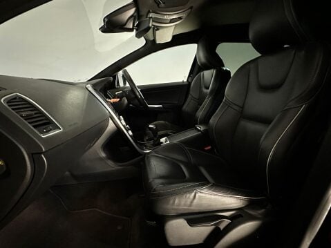 Volvo XC60 D4 R-DESIGN LUX NAV 18