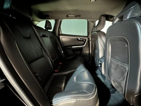 Volvo XC60 D4 R-DESIGN LUX NAV 19