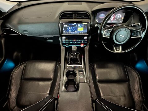 Jaguar F-Pace R-SPORT AWD 10